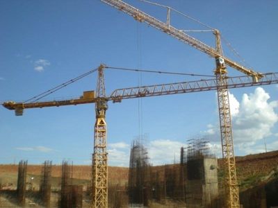 Comprar grua para construção civil